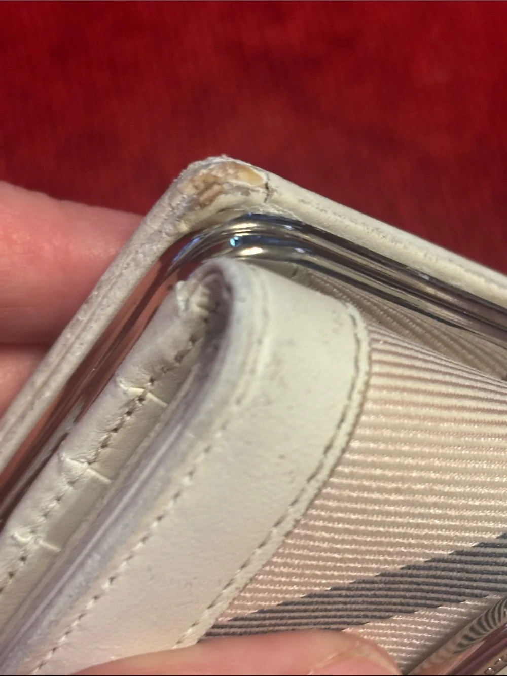 Burberryblu label  Cream and Beige Buckle Accent kisslock  Wallet